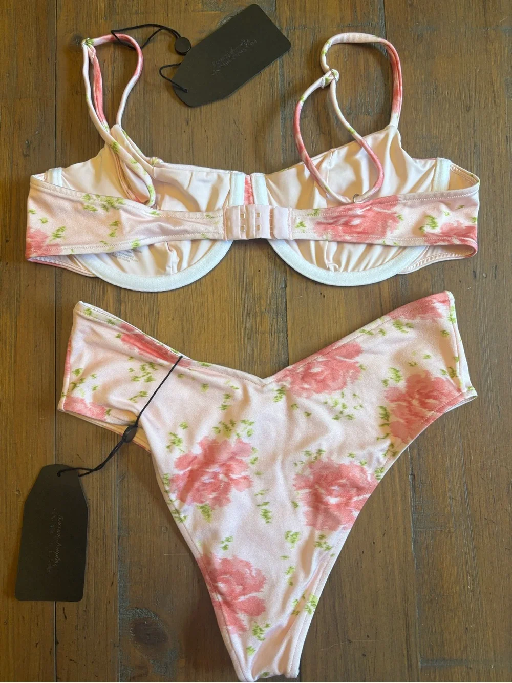 NWT Frankie’s bikinis x Sydney Sweeney Amore mio bikini set